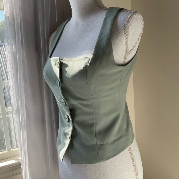 A&F Mara Tailored Vest Squareneck Top - Picture 3 of 6